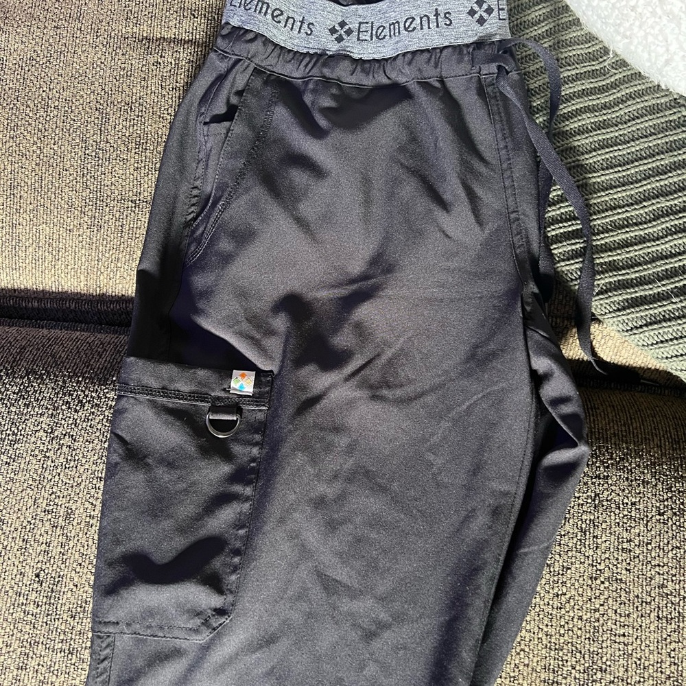 Element Select Women’s Black Scrub Pants - Picture 3 of 7